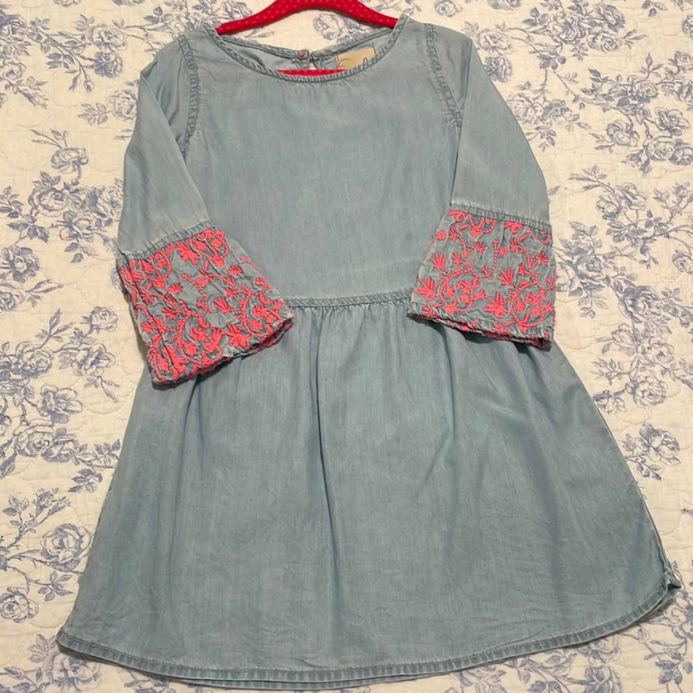 Peek dress